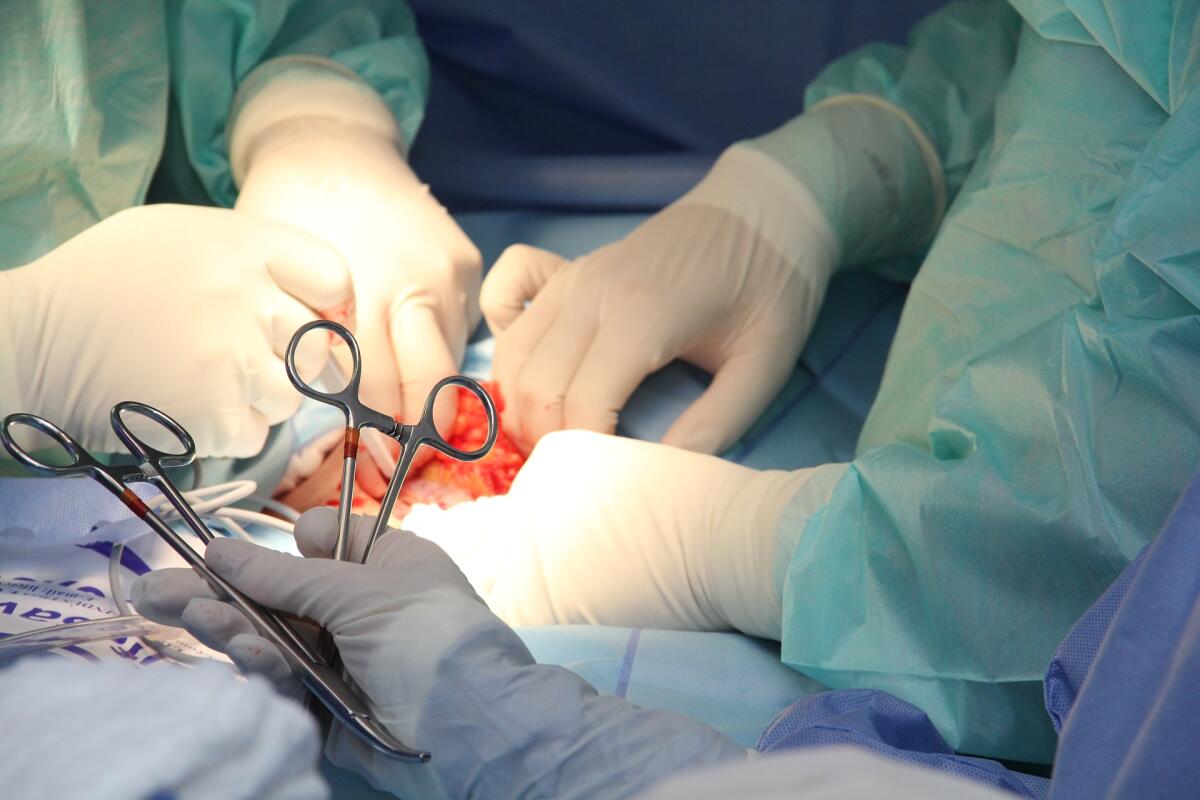 Bambino affetto da paralisi cerebrale infantile compie i suoi primi passi - rizotomia dorsale selettiva paralisi cerebrale infantile bambino fa primi passi a 4 anni