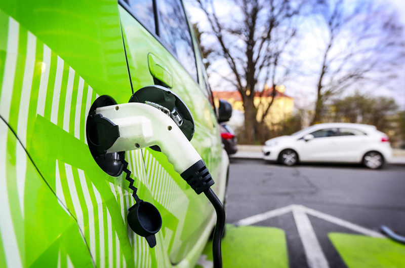 V2G, Veicoli Elettrici, Energie Rinnovabili, Isole, Sistema elettrico, Rete, Storage, Mobilità, Sostenibilità, Transizione, Fonti Fossili, Comunità Europea, Energy Close-up Engineering