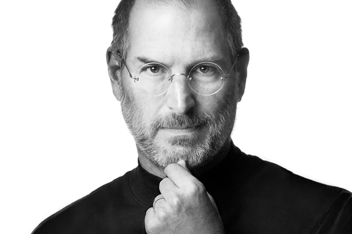 La celebre foto di Steve Jobs scattata da Albert Watson - crediti: medium.com