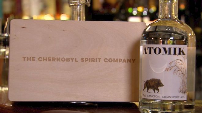 Atomik, la prima vodka prodotta a partire dal grano contaminato di Chernobyl - crediti: BBC