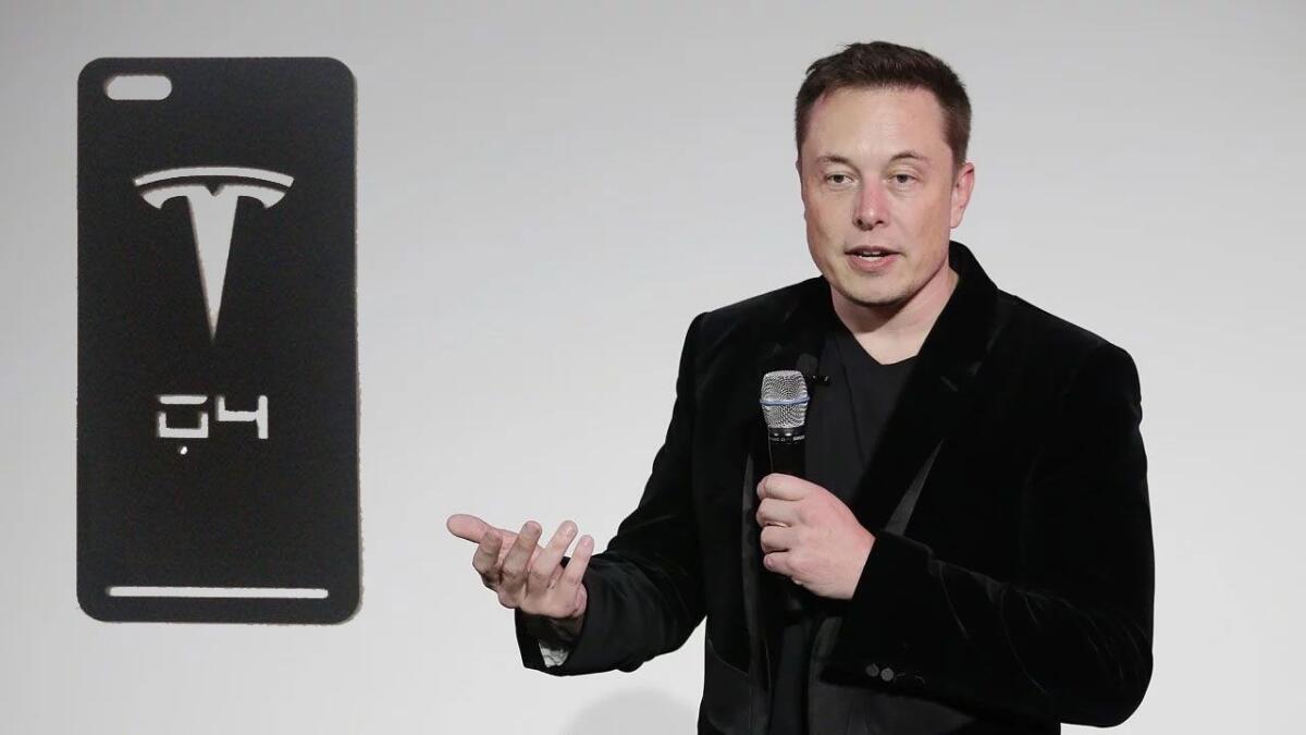 Tesla: in arrivo gli smartphone di Elon Musk? - Elon Musk presenta il Tesla Quadra? Credits: everyeyetech