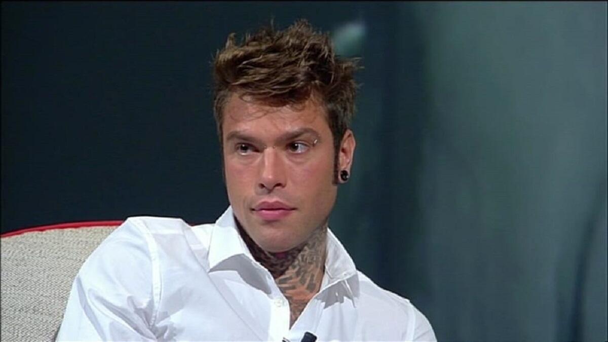 Fedez rischia la sclerosi multipla: cosa dicono gli specialisti? - urbanpost.it