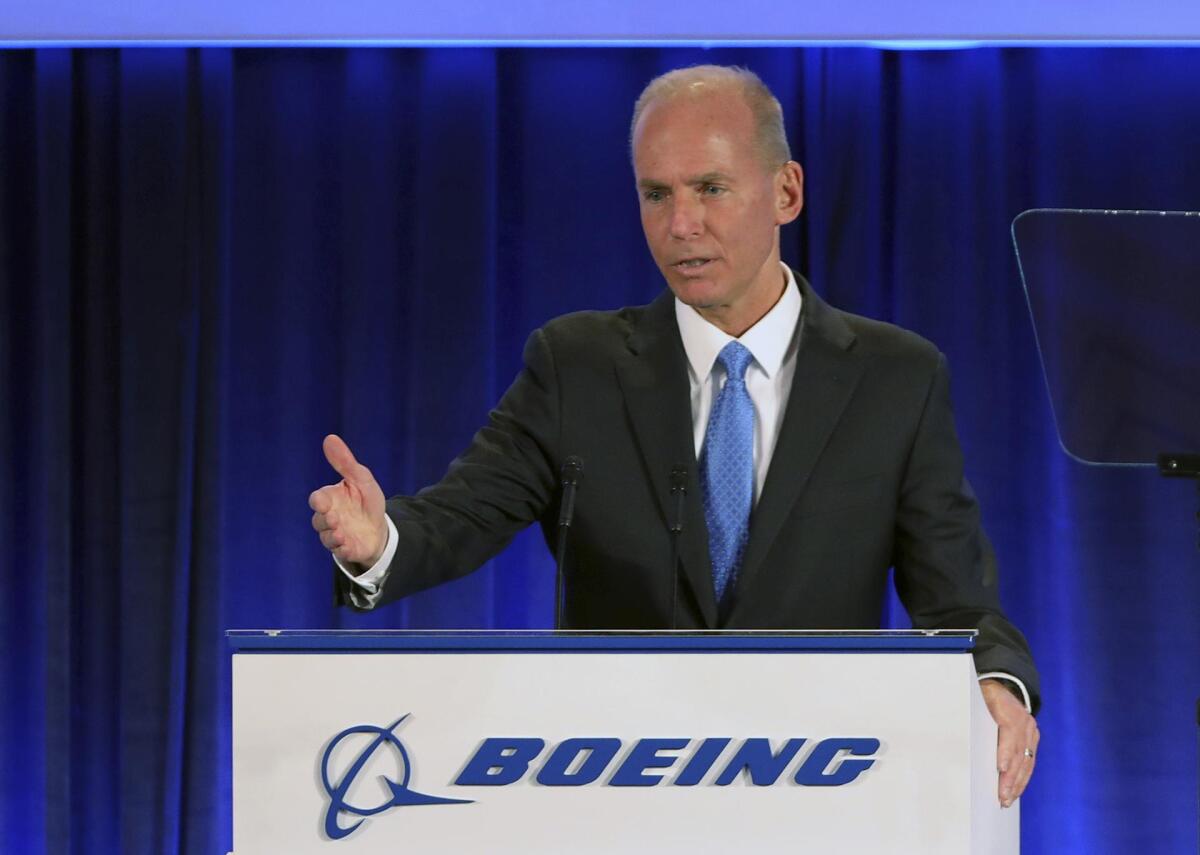 CEO di Boeing rassegna le dimissioni - Dennis Muilenburg CEO Boeing