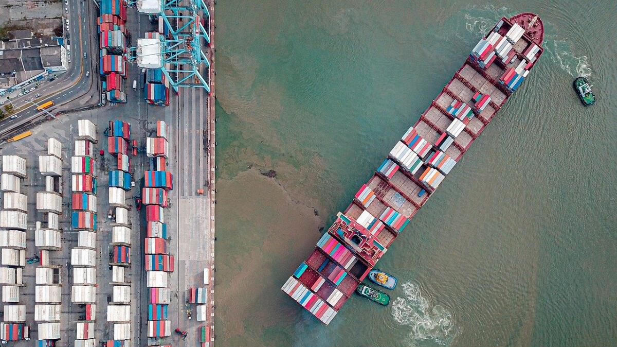 Porto smart di Bari: una sfida contro i cambiamenti climatici - pxhere.com