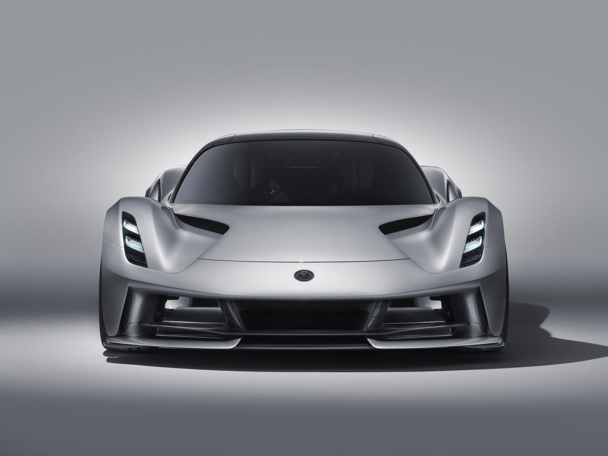 Lotus Evija, la prima hypercar elettrica del Regno Unito - 