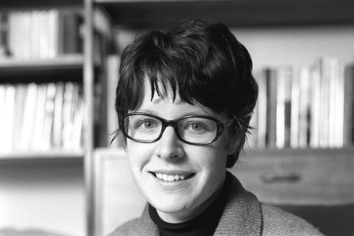 Jocelyn Bell, l’astrofisica che scoprì la pulsar (e non vinse il Nobel) - Jocelyn Bell nel 1975, crediti:  PA Archive/Alamy