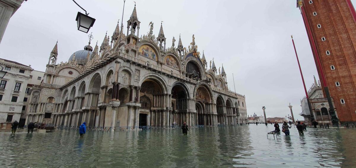 Venezia, vetro per proteggere San Marco dall’acqua alta - Ph: luukmagazine.com