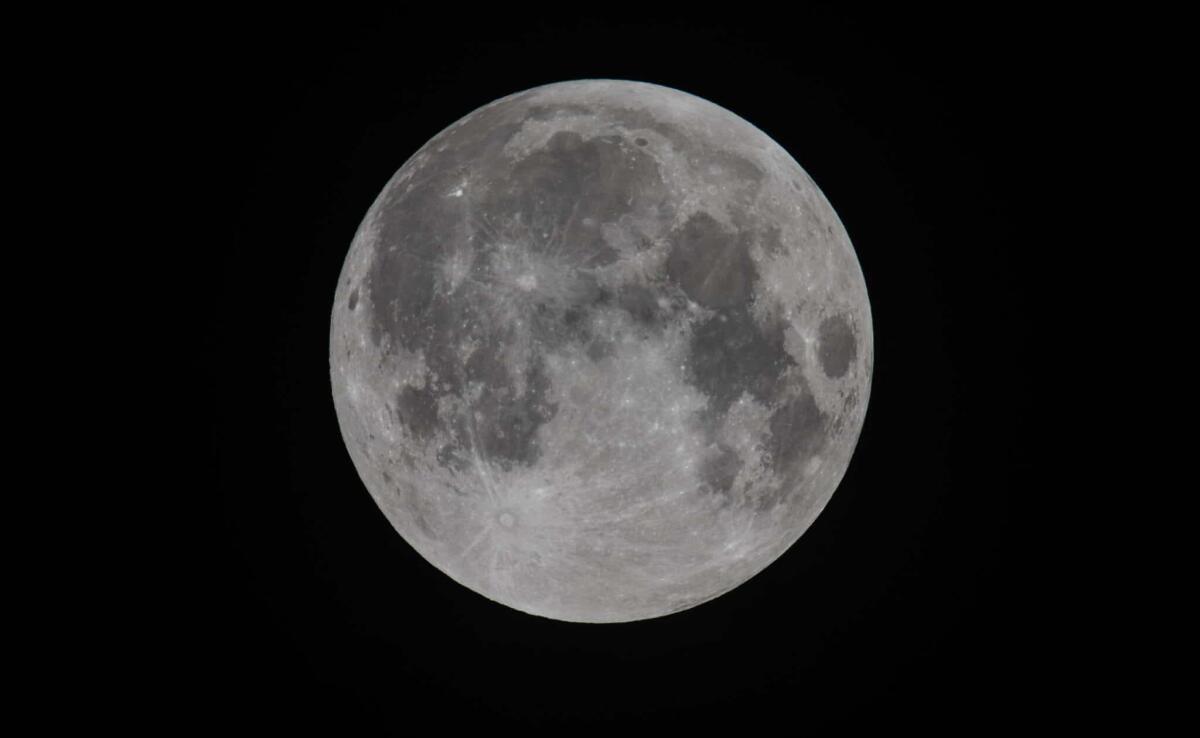La prima eclissi dell'anno - Eclissi lunare penombrale.

Crediti: www.astrotourism.com