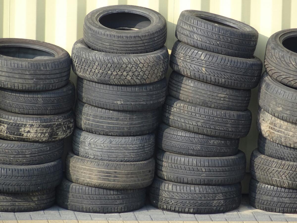 Edilizia, nuovi prodotti ecosostenibili con vecchi pneumatici e cavi elettrici - 
