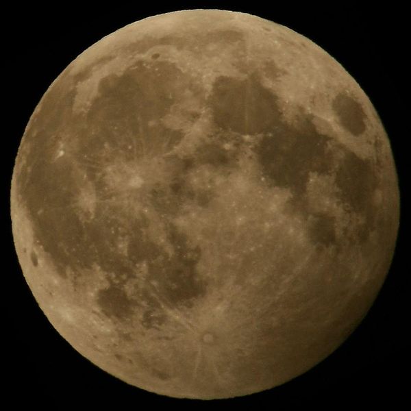 Eclissi penombrale di Luna.Crediti: wikipedia.org