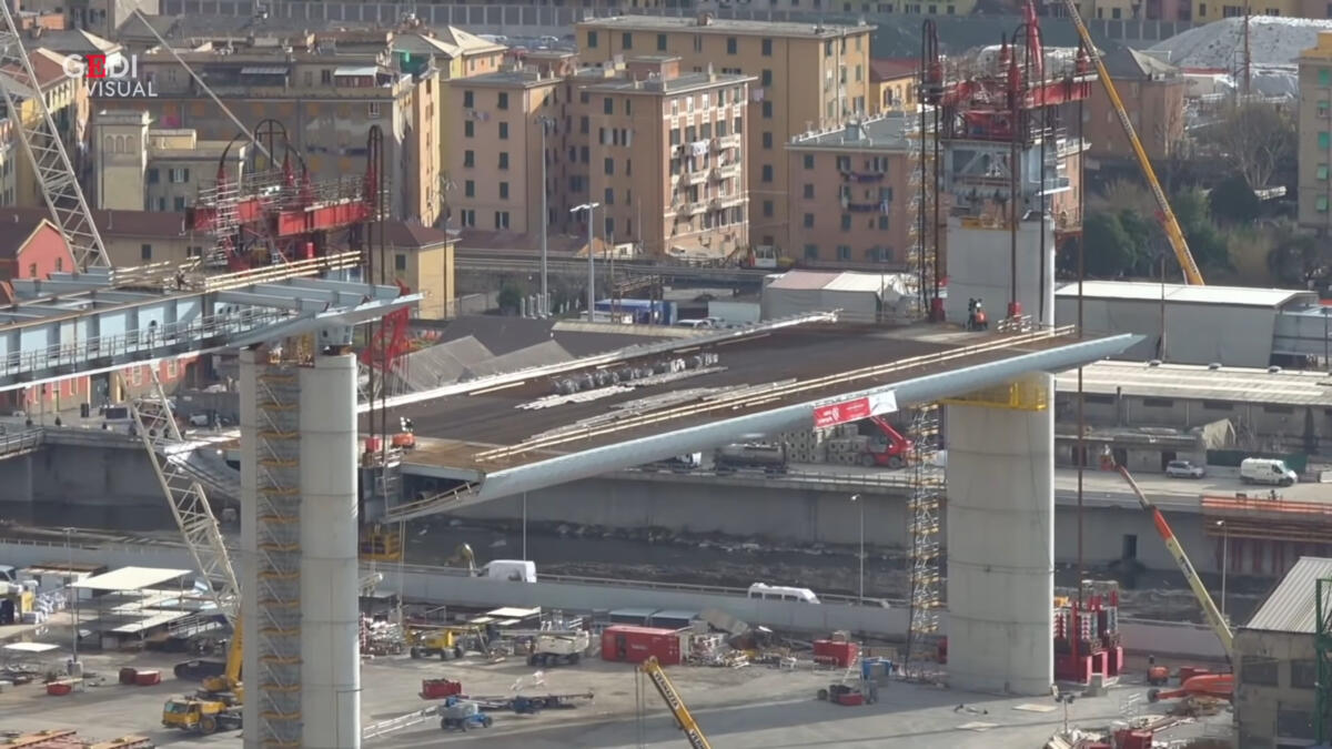 Nuovo ponte di Genova, posizionata la prima maxi trave: il video - 