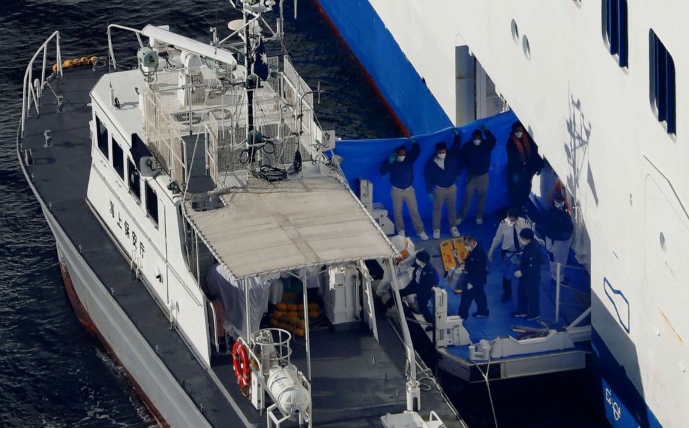 Nuovo caso di Coronavirus a bordo di una nave da crociera. Tokyo blocca lo sbarco