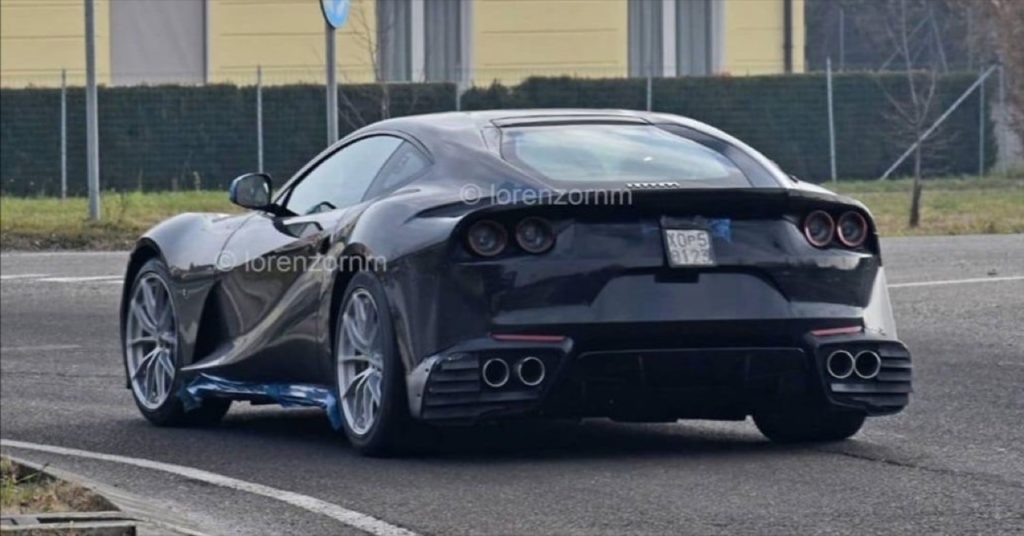 Muletto Ferrari 812 GTO (uno dei due nuovi modelli)