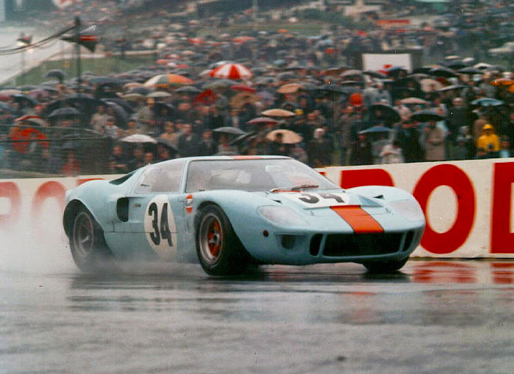 Ford GT40 "Gulf"PH: carbodydesign.com