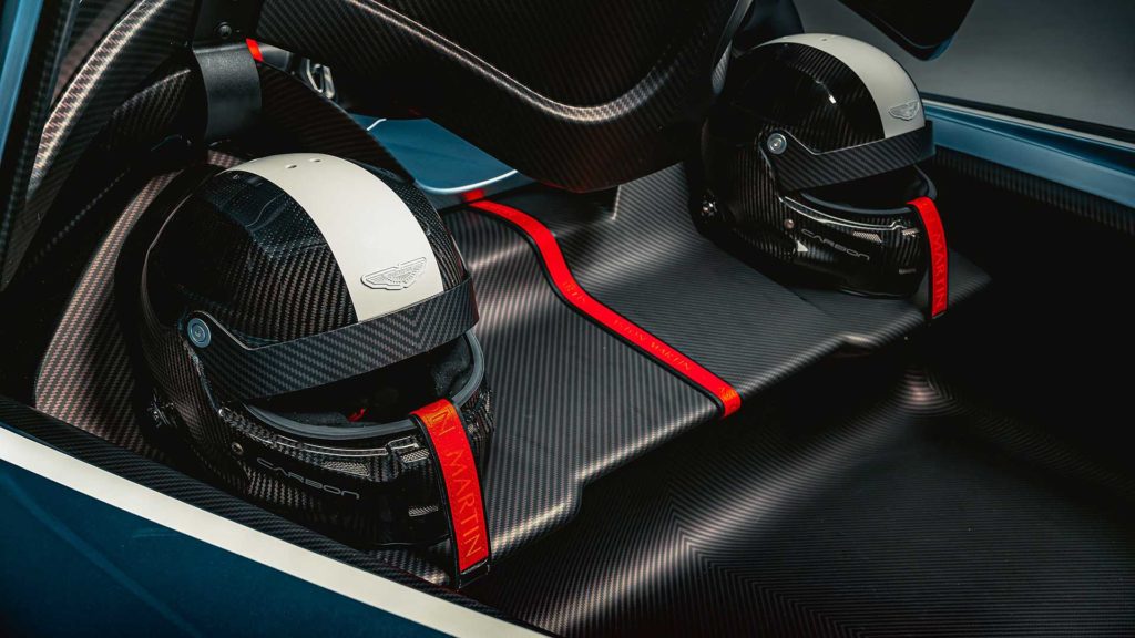 Aston Martin V12 Speedster, un omaggio al passato
