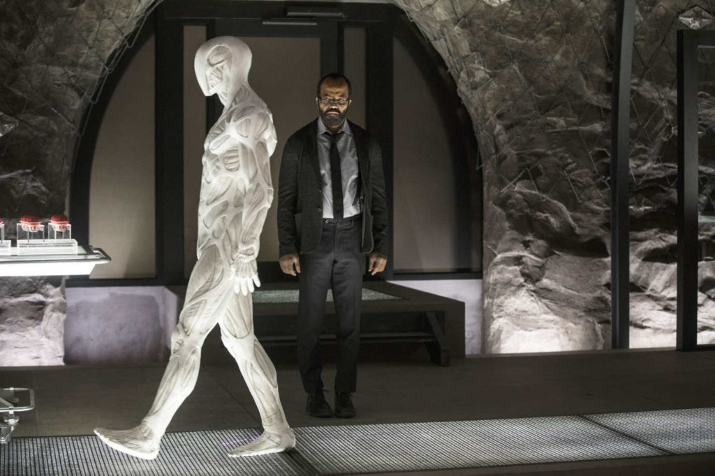 Bernard Lowe (Jeffrey Wright), capo della Divisione Programmazione di Westworld e creatore delle attrazioni.