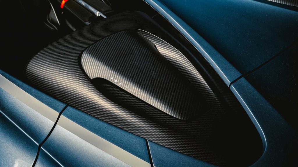 Aston Martin V12 Speedster, un omaggio al passato