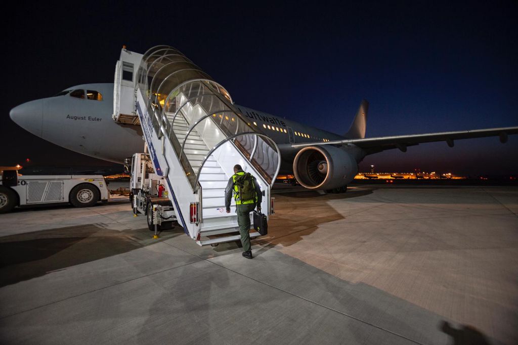 L'aereo tedesco per trasporto di pazienti con coronavirus