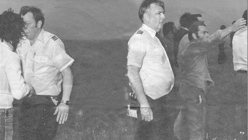 Il capitano del 747 Pan Am Victor Grubbs ed il primo ufficiale momenti dopo lo schianto. Credits: Wikipedia