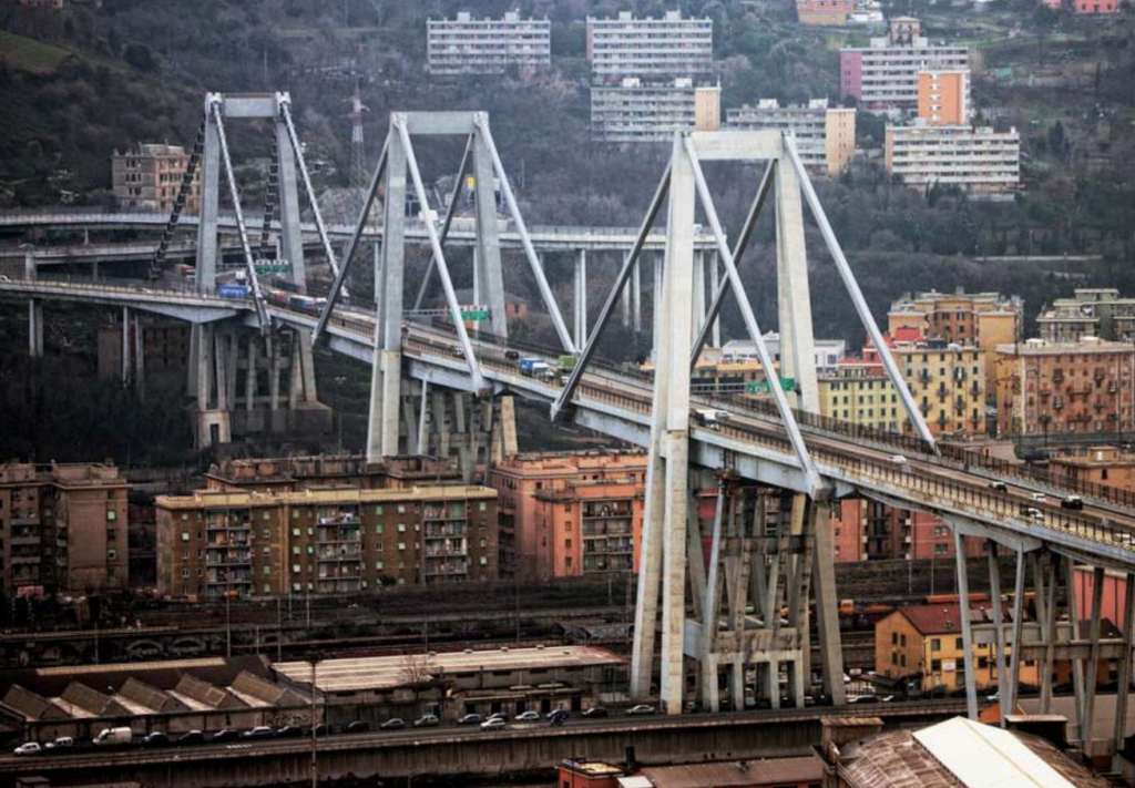 Il ponte prima della tragedia, da valligiablu.it