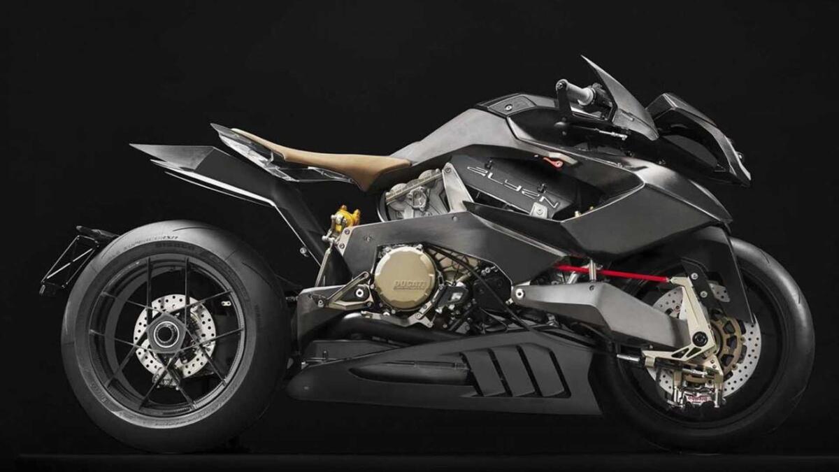 Vyrus Alyen, la super moto con motore Ducati Superquadro - 