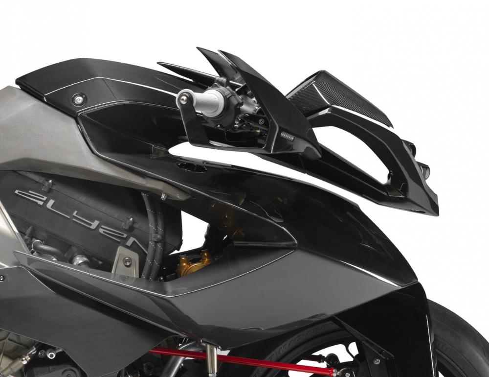 Vyrus Alyen, la super moto con motore Ducati Superquadro