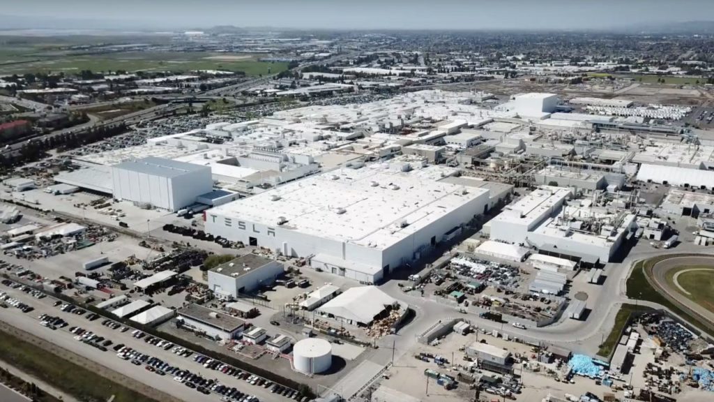 La fabbrica Tesla di Fremont