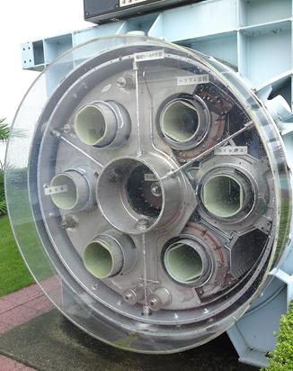 Sezione di un propulsore MHD della Yamato-1 (wikiwand.com)
