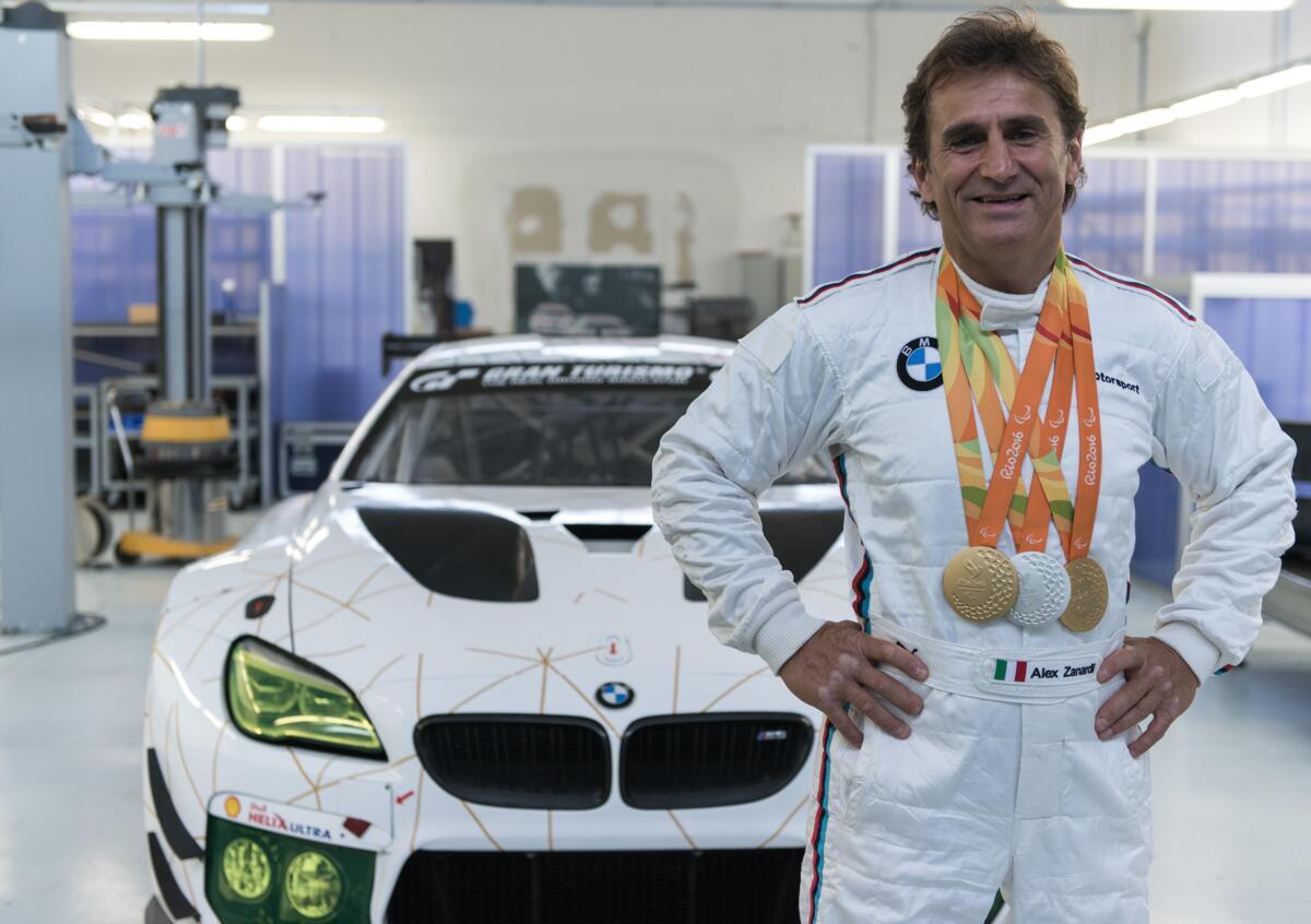 Alex Zanardi, ufficiale: NON stava usando il telefono - Alex Zanardi, ufficiale: NON stava usando il telefono