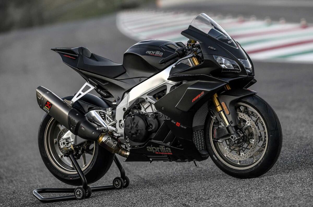 Aprilia RSV4: tra brevetto anti-dive, radiatore e prove in pista - red-live.it