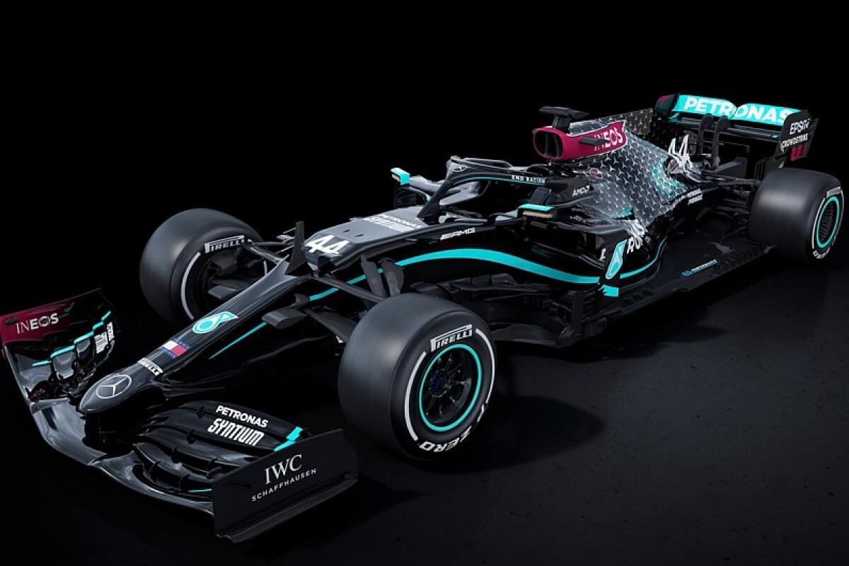 F1, Mercedes combatte il razzismo con una nuova livrea tutta nera - F1, Mercedes combatte il razzismo con una nuova livrea tutta nera