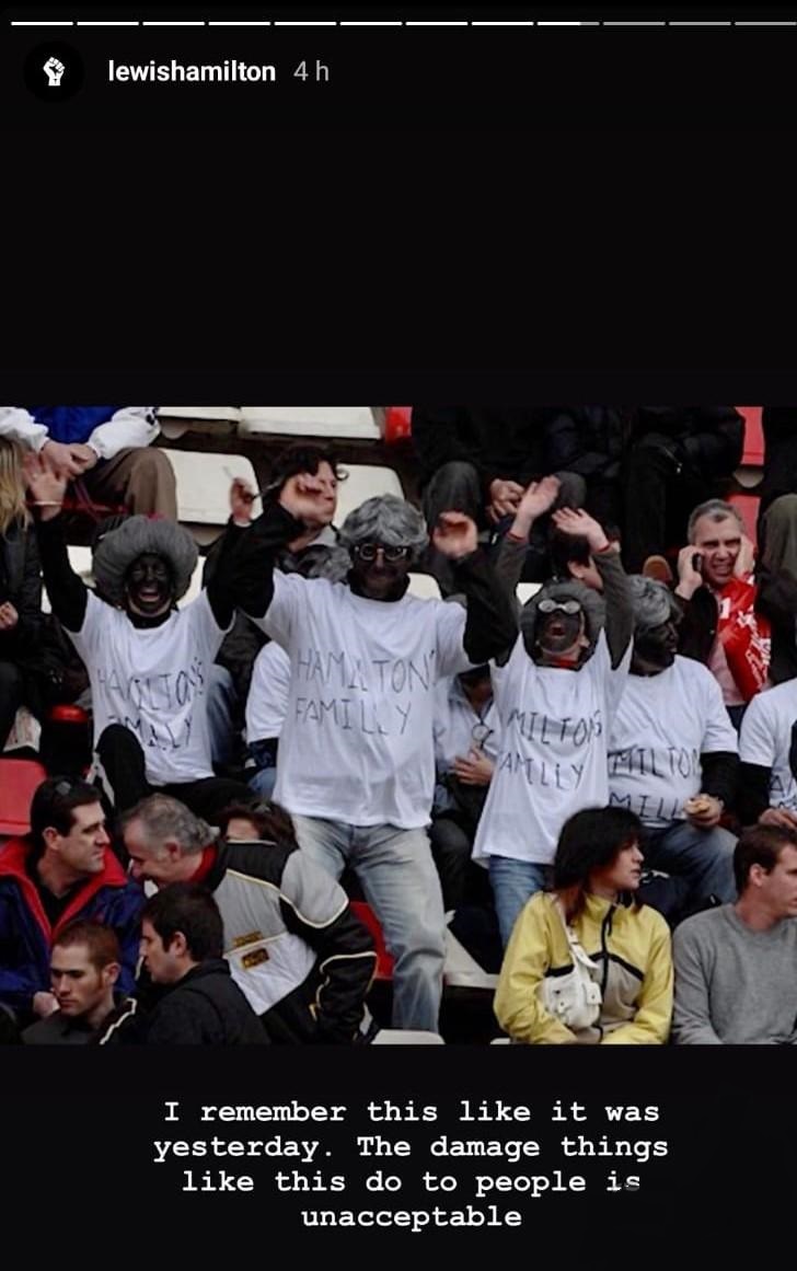 I tifosi ironizzano sul colore della pelle dei tifosi di Lewis Hamilton