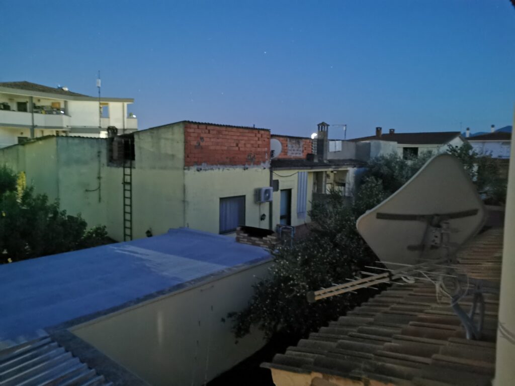 Foto scattata in modalità notte (ore 22:00)