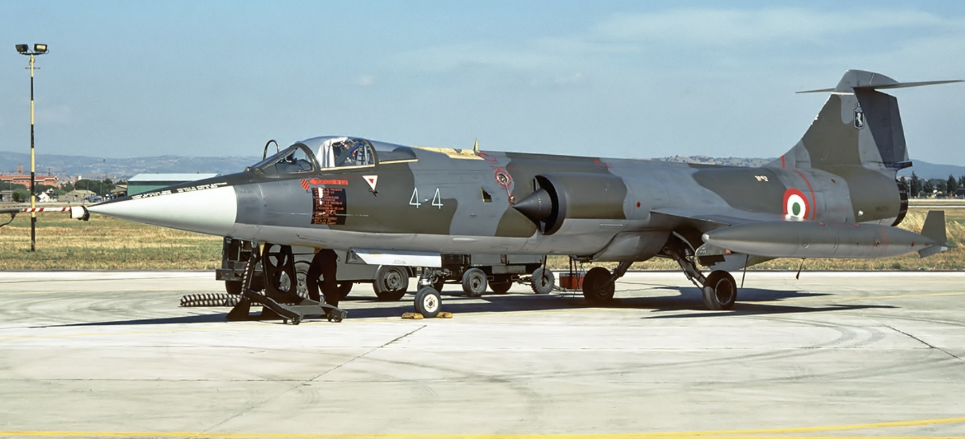 Un F-104 dell'aeronautica militare italian