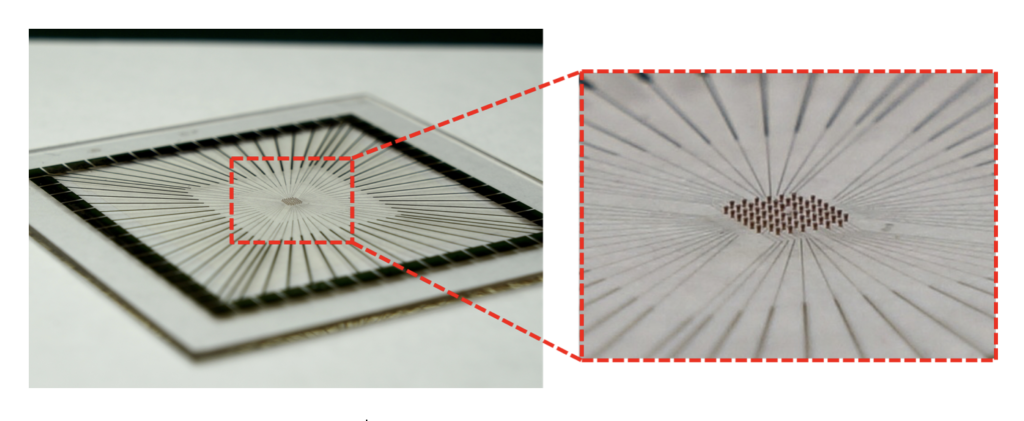 Strutture 3D depositate tramite electro-plating a partire da elettrodi planari con l’ausilio di apposite guide realizzate in corrispondenza degli elettrodi stessi tramite processi fotolitografici. Credits: IBM