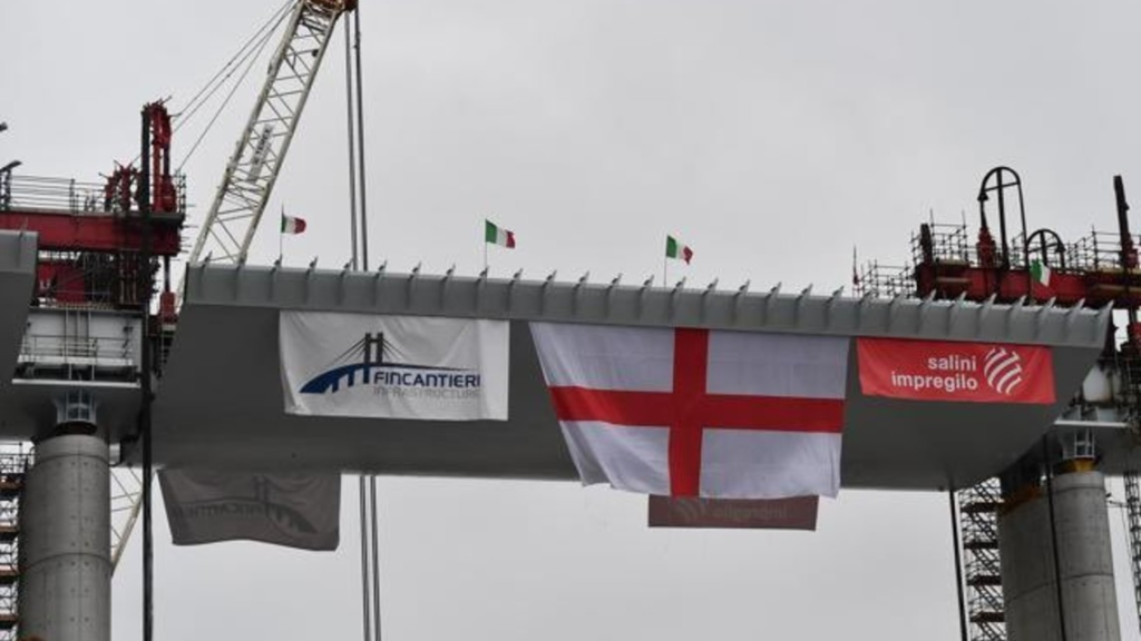 Nella foto: Ponte Morandi