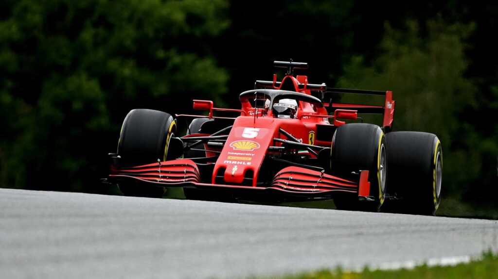 GP d'Austria 2020: Sebastian Vettel in azione con la Ferrari SF1000
