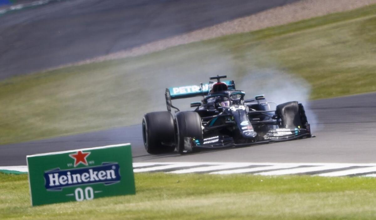 Hamilton in F1 su tre ruote più veloce di una Huracan GT3. Toccati i 230 km/h di velocità con una ruota forata - Hamilton in F1 su tre ruote più veloce di una Huracan GT3. Toccati i 230 km/h di velocità con una ruota forata