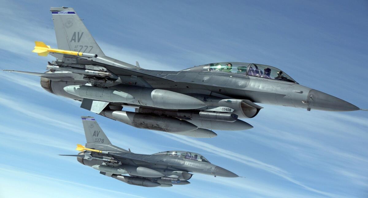 Intelligenza artificiale batte un pilota di F-16 in AlphaDogfight - Intelligenza artificiale batte pilota di f-16