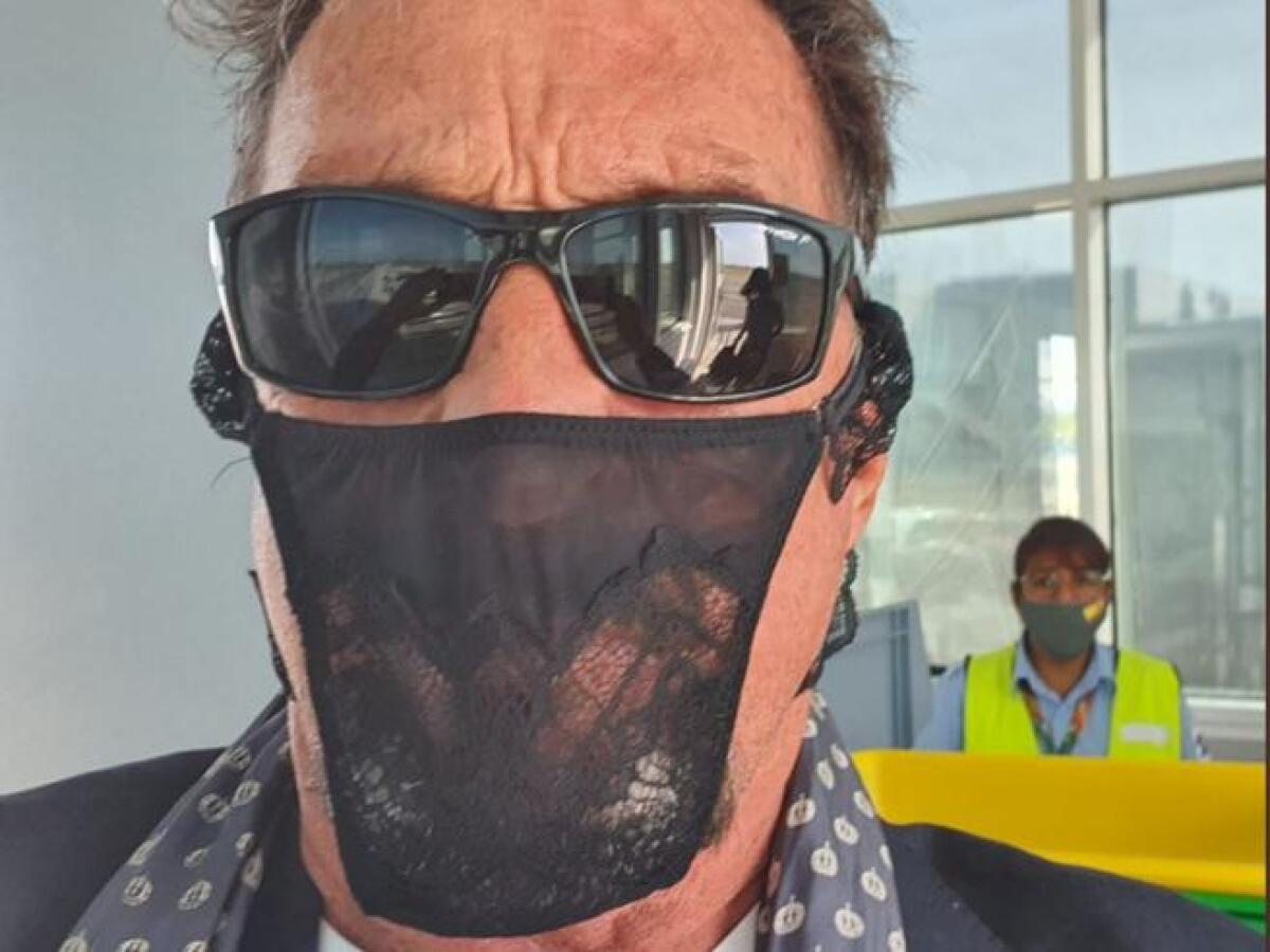 McAfee arrestato: il fondatore dell'antivirus indossava un tanga come mascherina - 