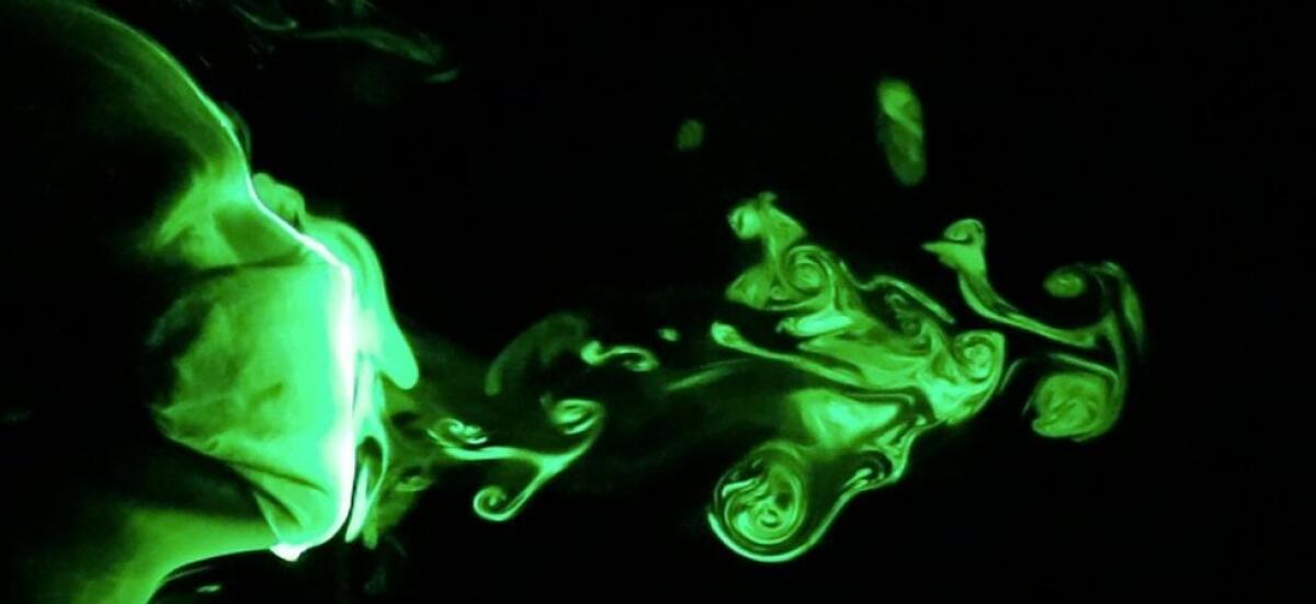 Covid19: la distanza percorsa dalla saliva in caso di vento. Sono sufficienti due metri di distanziamento? - Credits: lescienze.it
