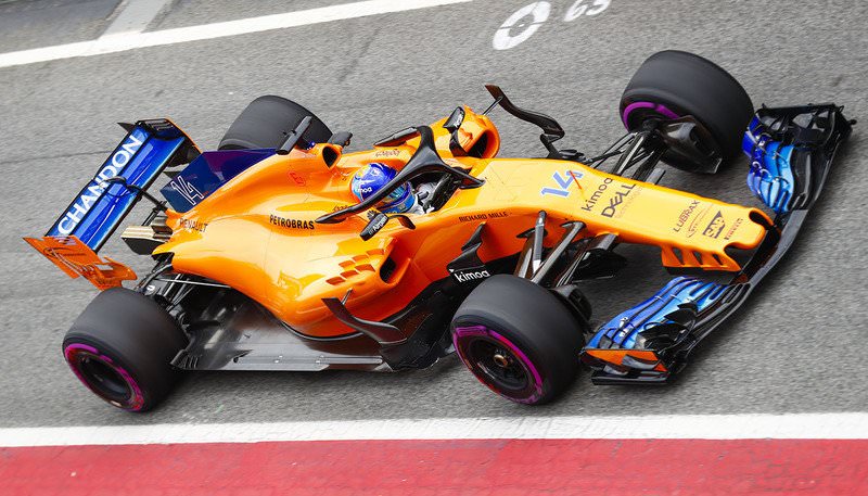 McLaren MCL-33: da notare la larghezza delle pance laterali