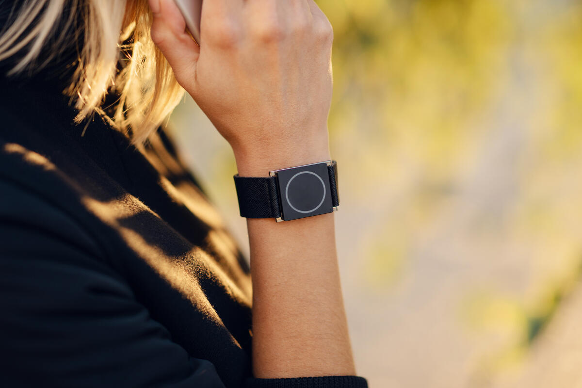 EMBRACE: il primo braccialetto intelligente che rileva le crisi epilettiche - startupbusiness.it