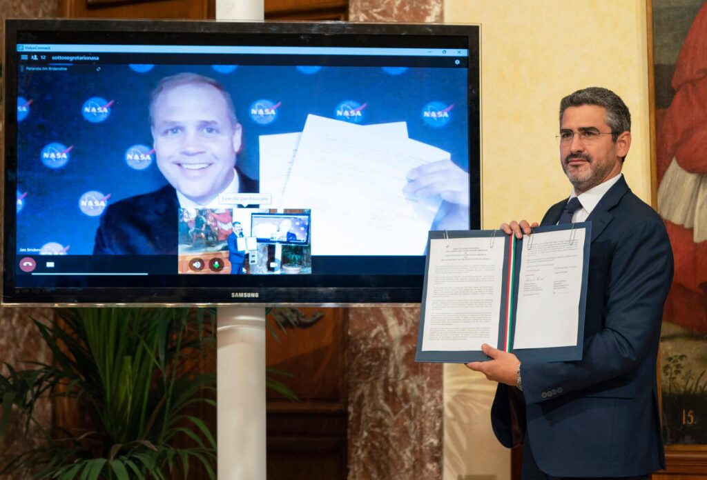 Il sottosegretario Riccardo Fraccaro e l'amministratore della NASA Jim BridenstineFonte: Riccardo Fraccaro