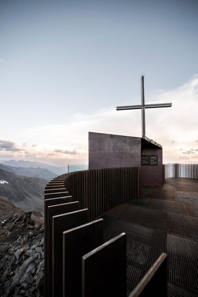 dezeen.com