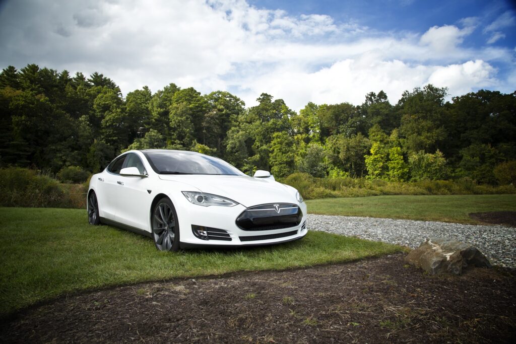 Tesla come Apple: split azionario e raggiunge il +12.226%