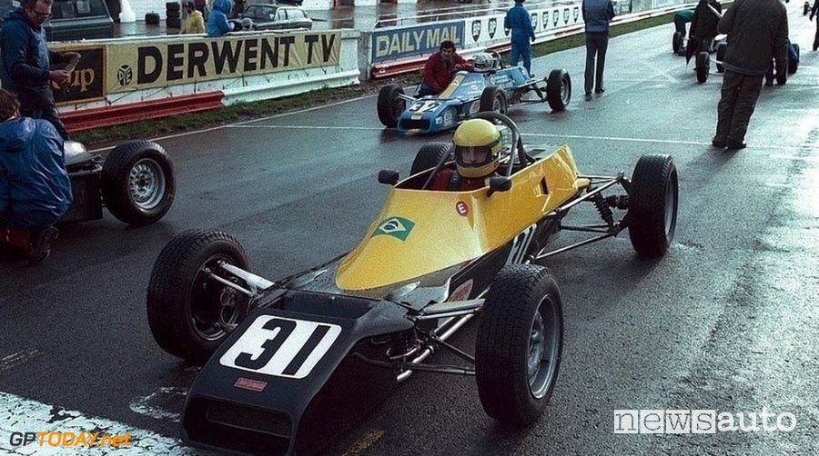 Un giovane Ayrton Senna all'esordio sulle monoposto Formula Ford 1600