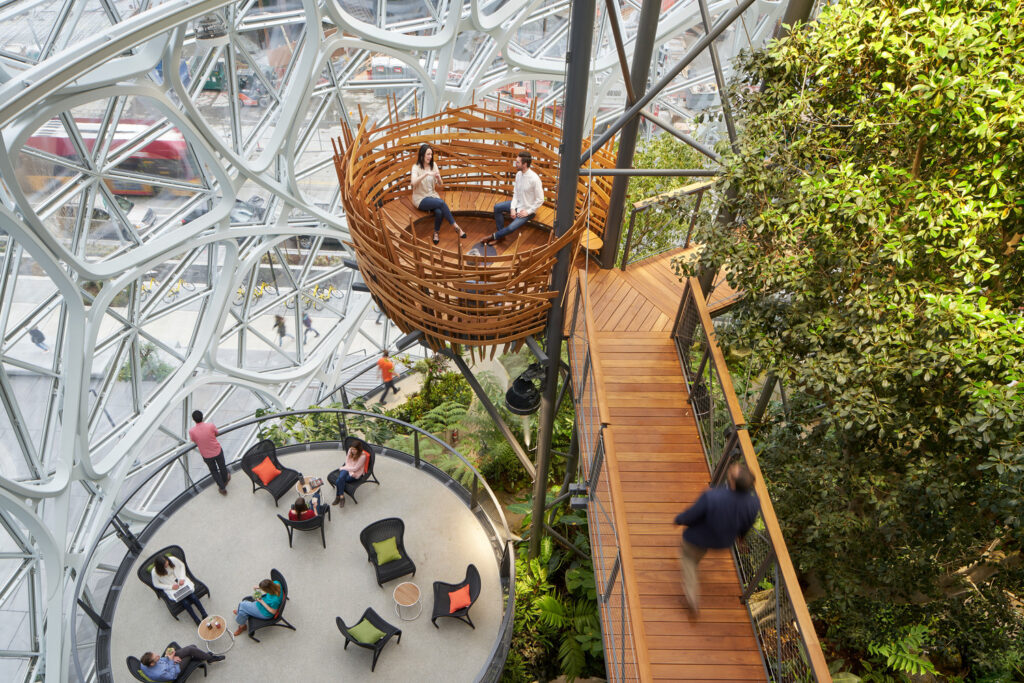 The Spheres, le sfere di vetro immerse nel verde sede di Amazon
