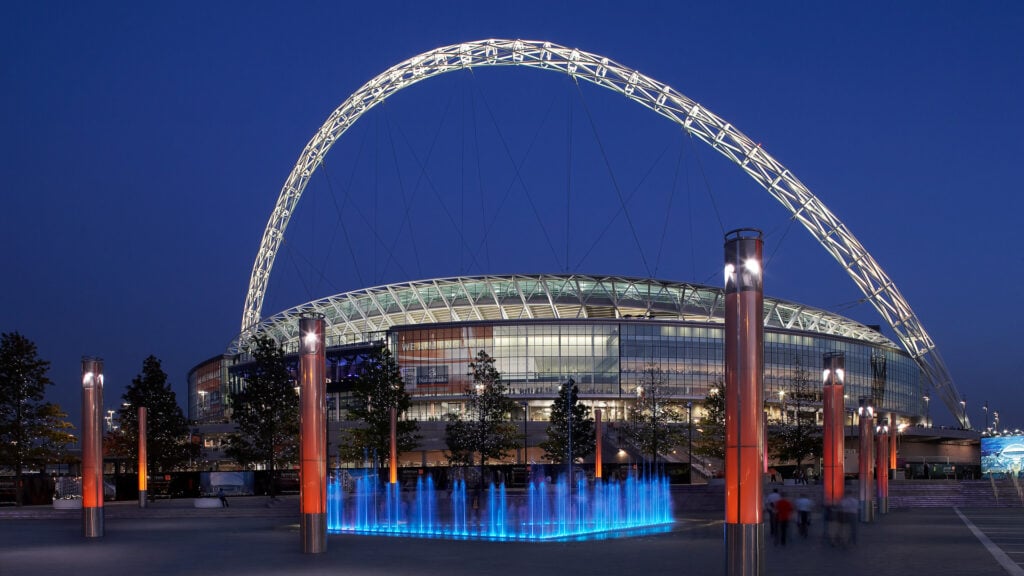 Arco di acciaio dello stadio di Wembley. PH: populous.com
