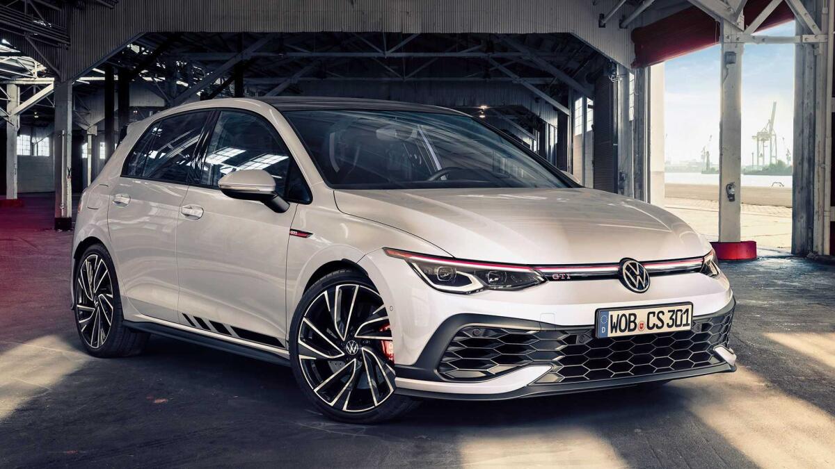 Volkswagen Golf GTI Clubsport: ha 300 CV, trazione anteriore e gira al Nurburgring in meno di 8 minuti! - 